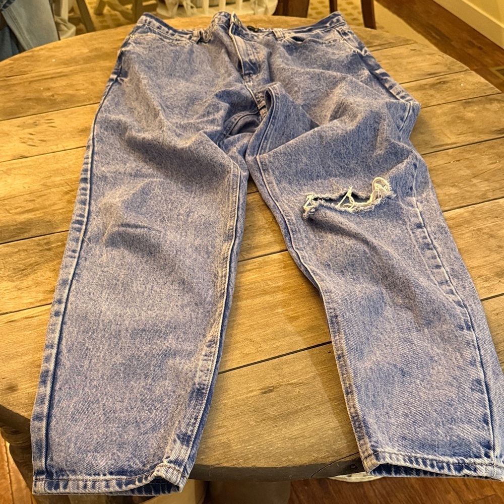 100% cotton Misguided Riot High Rise Mom Blue Jeans  Distressed US size 14